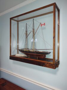 Custom Floating Boat Case